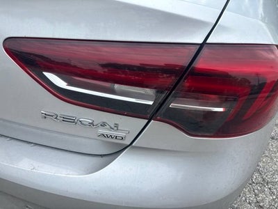2019 Buick Regal Sportback AWD Essence