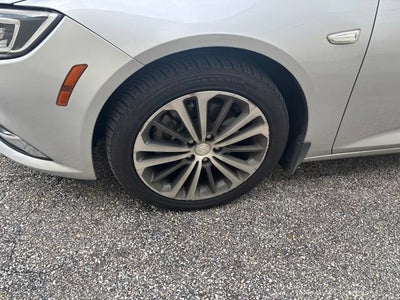 2019 Buick Regal Sportback AWD Essence