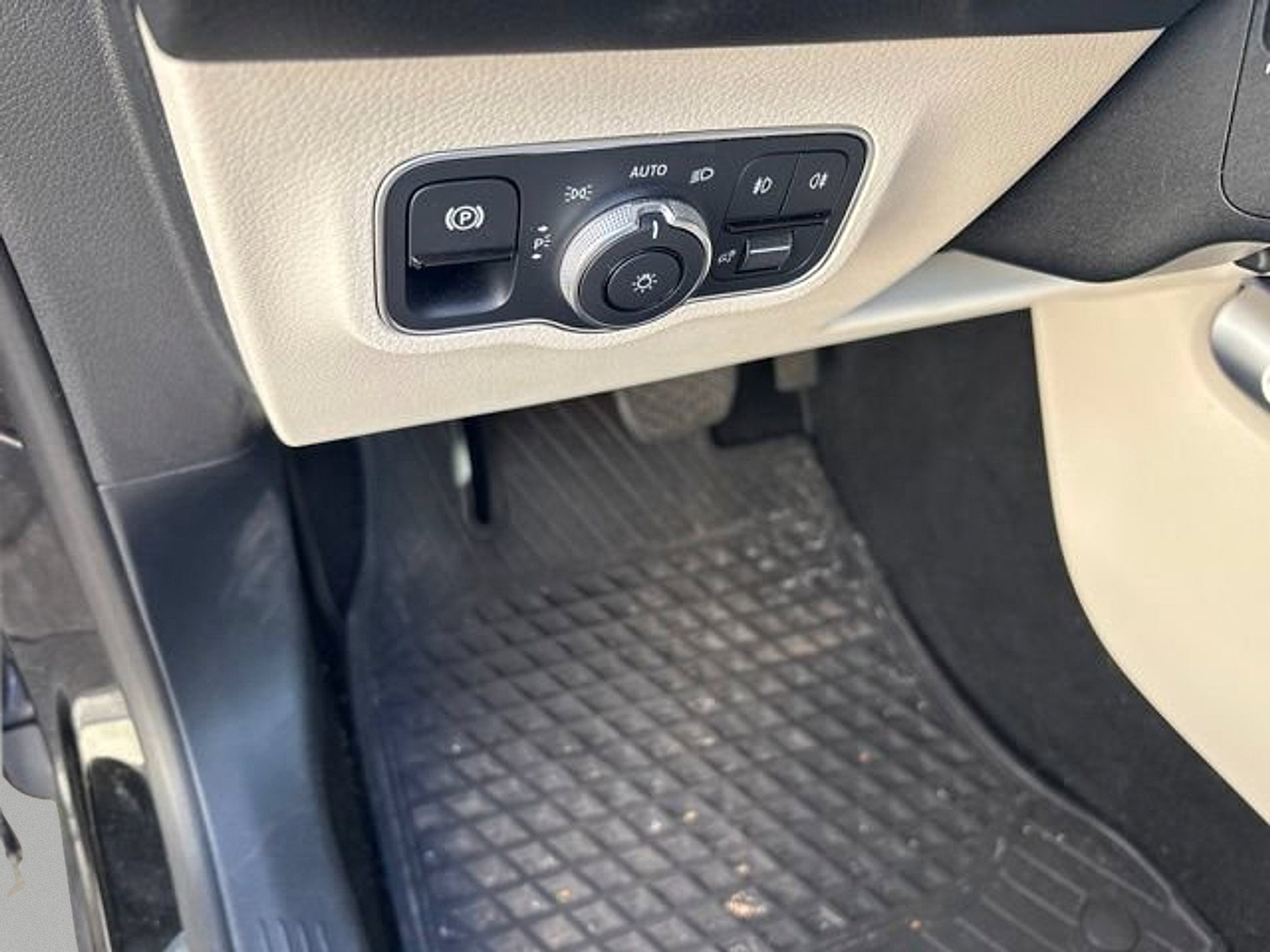 2023 Mercedes-Benz GLB 250 4MATIC®