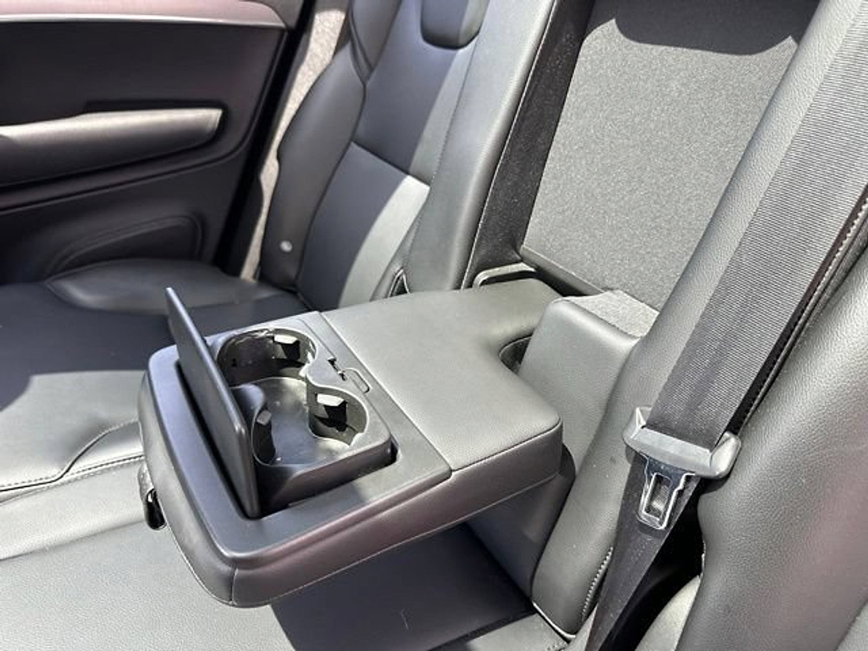 2022 Volvo XC90 T5 Momentum 7 Passenger