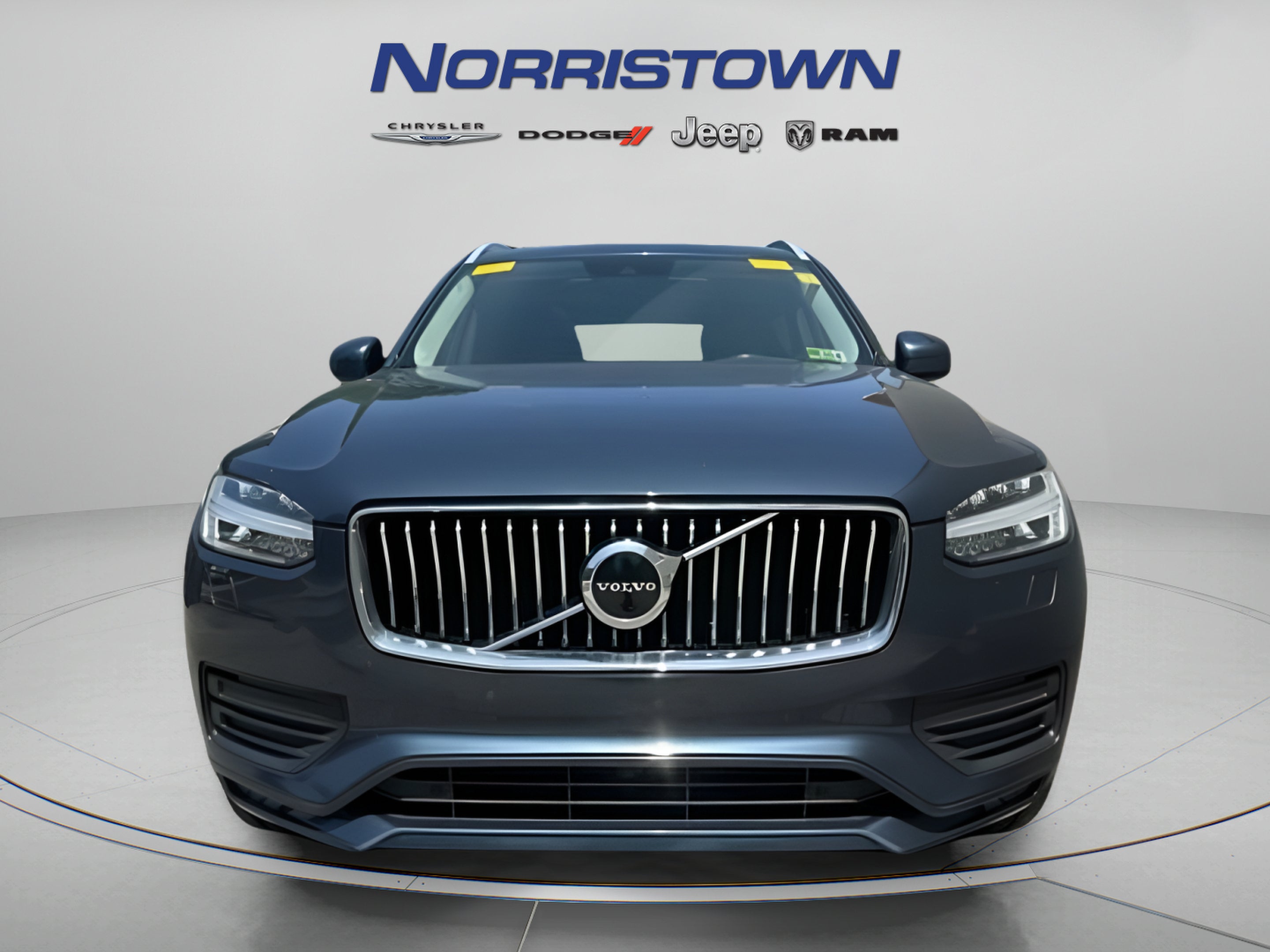 2022 Volvo XC90 T5 Momentum 7 Passenger