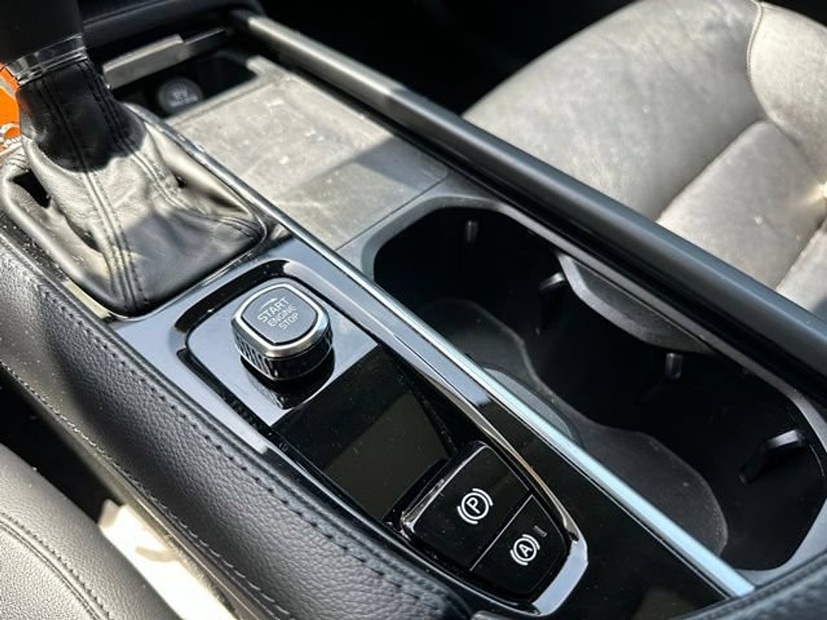 2022 Volvo XC90 T5 Momentum 7 Passenger