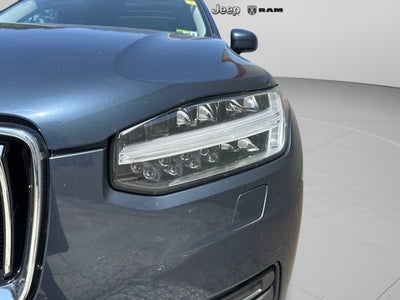 2022 Volvo XC90 T5 Momentum 7 Passenger