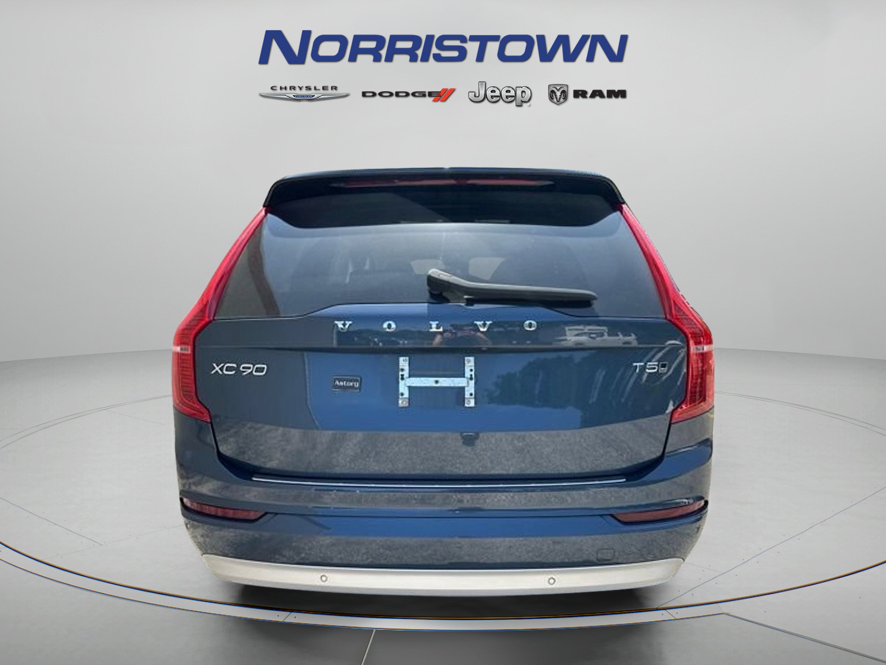 2022 Volvo XC90 T5 Momentum 7 Passenger