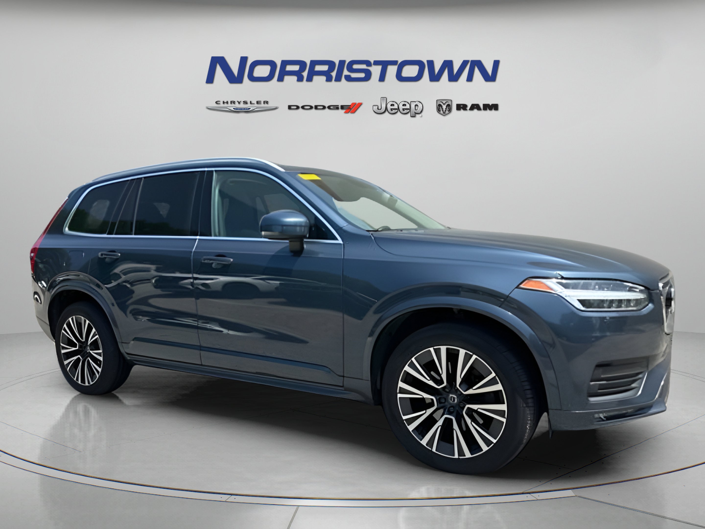 2022 Volvo XC90 T5 Momentum 7 Passenger