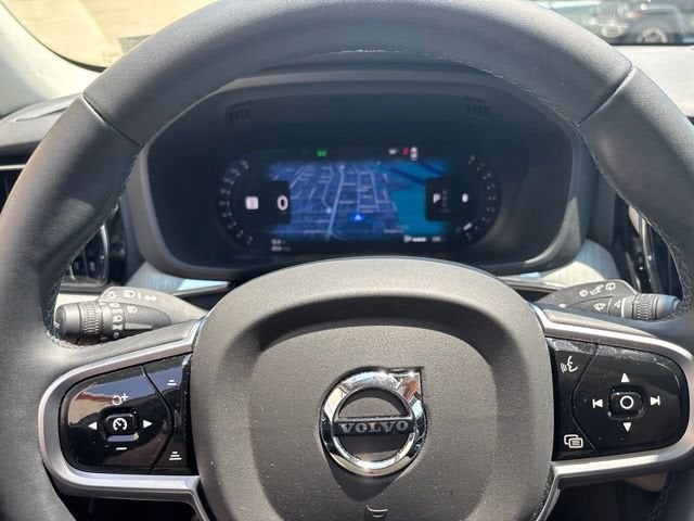 2025 Volvo XC60 B5 Plus