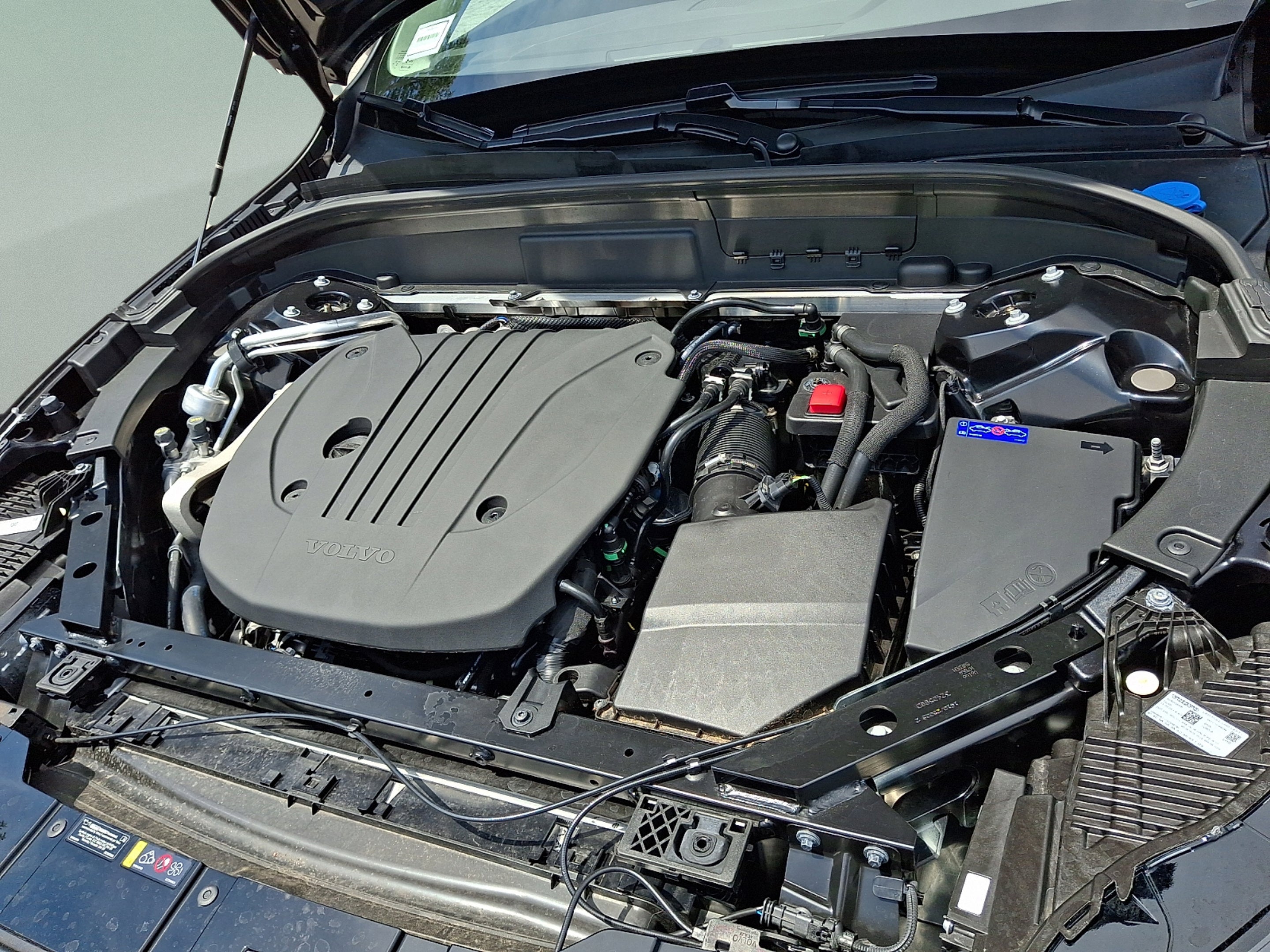 2025 Volvo XC60 B5 Plus