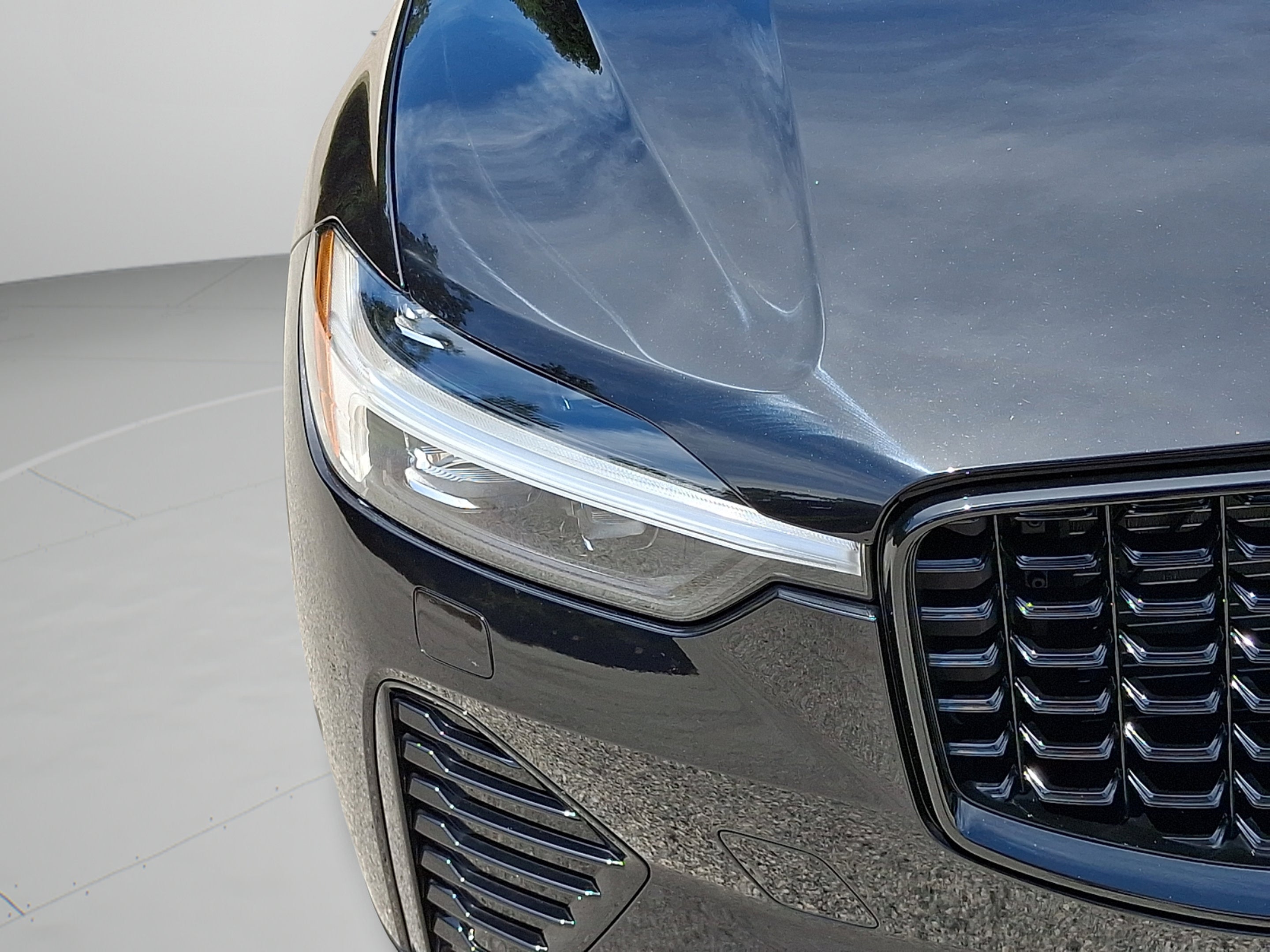 2025 Volvo XC60 B5 Plus