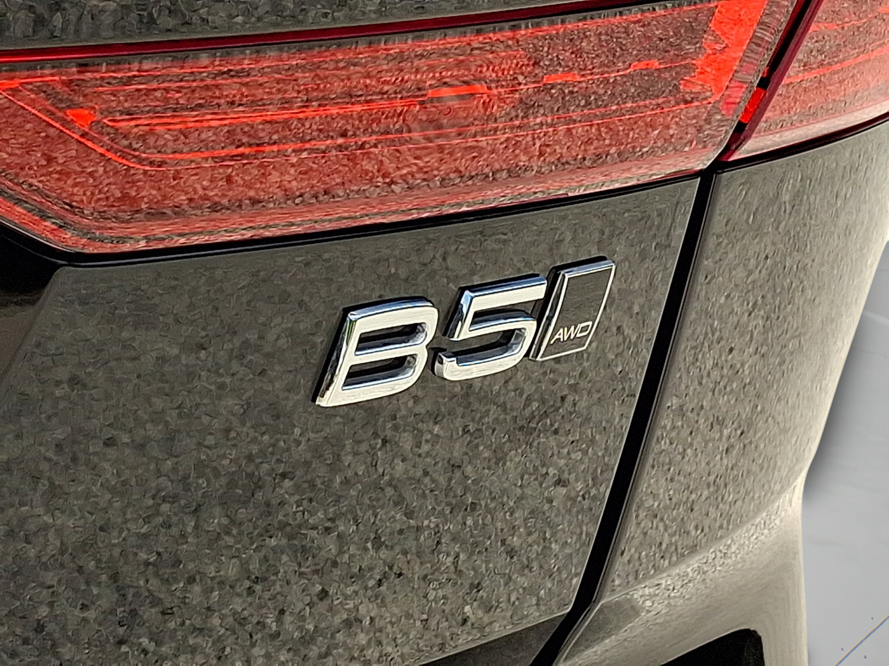 2025 Volvo XC60 B5 Plus